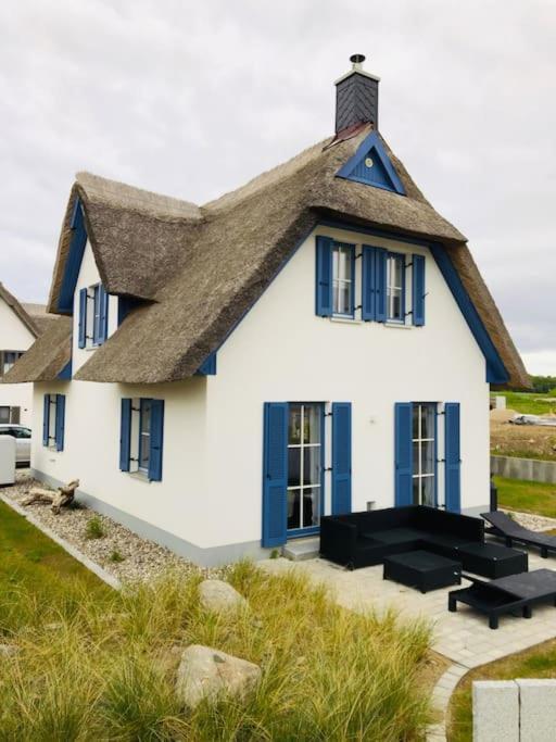 Reetdachhaus Seasons Mit Kamin & Sauna Gross Schwansee Ngoại thất bức ảnh